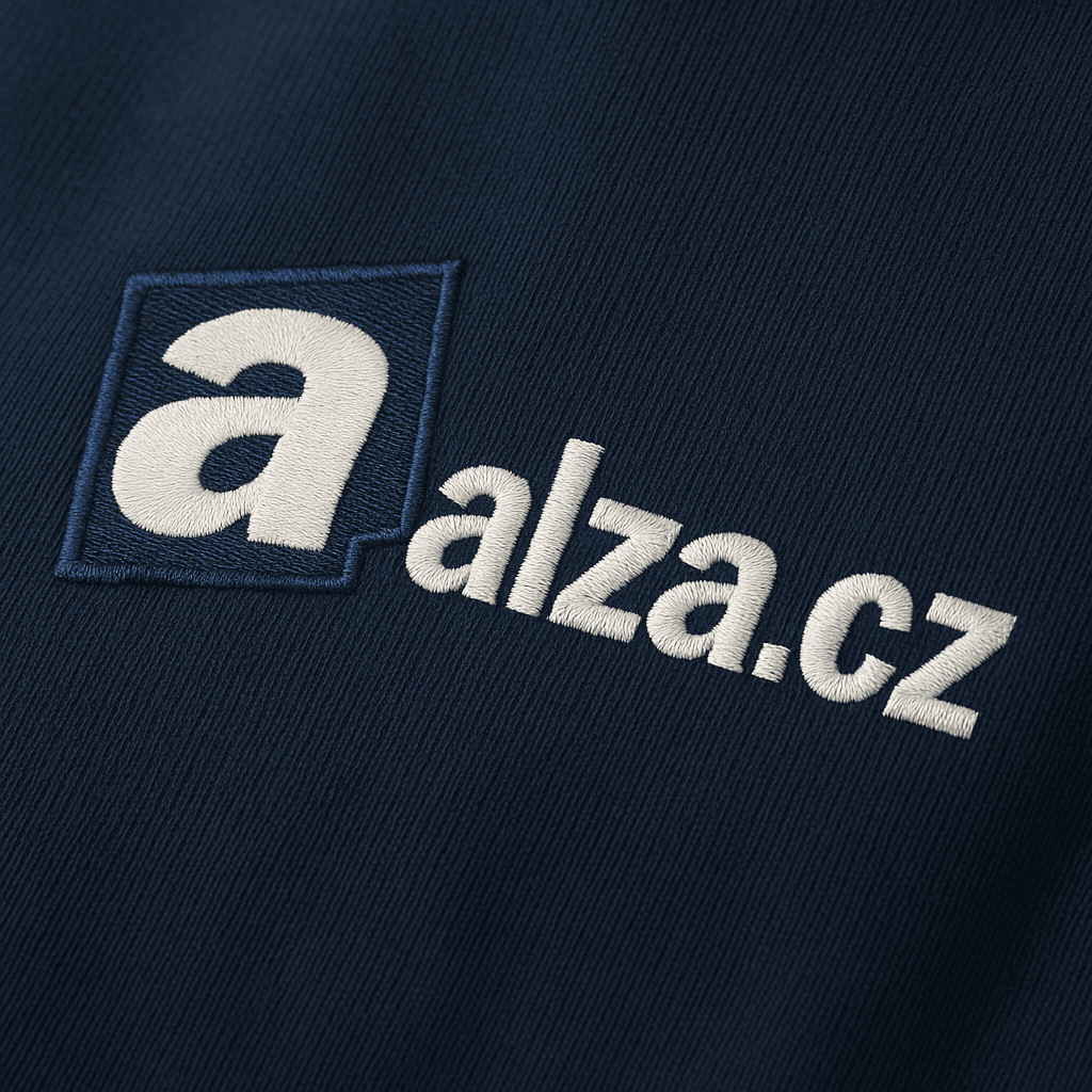 Reklamní výšivka loga Alza na bavlněném textilu